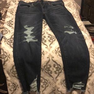 Brand new AE distressed jeans✨